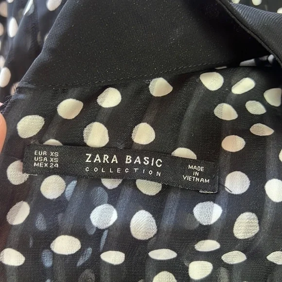 Zara Womenβs Accordion Pleat Mock Neck Bow Tie Blouse Size XS - Picture 10 of 17